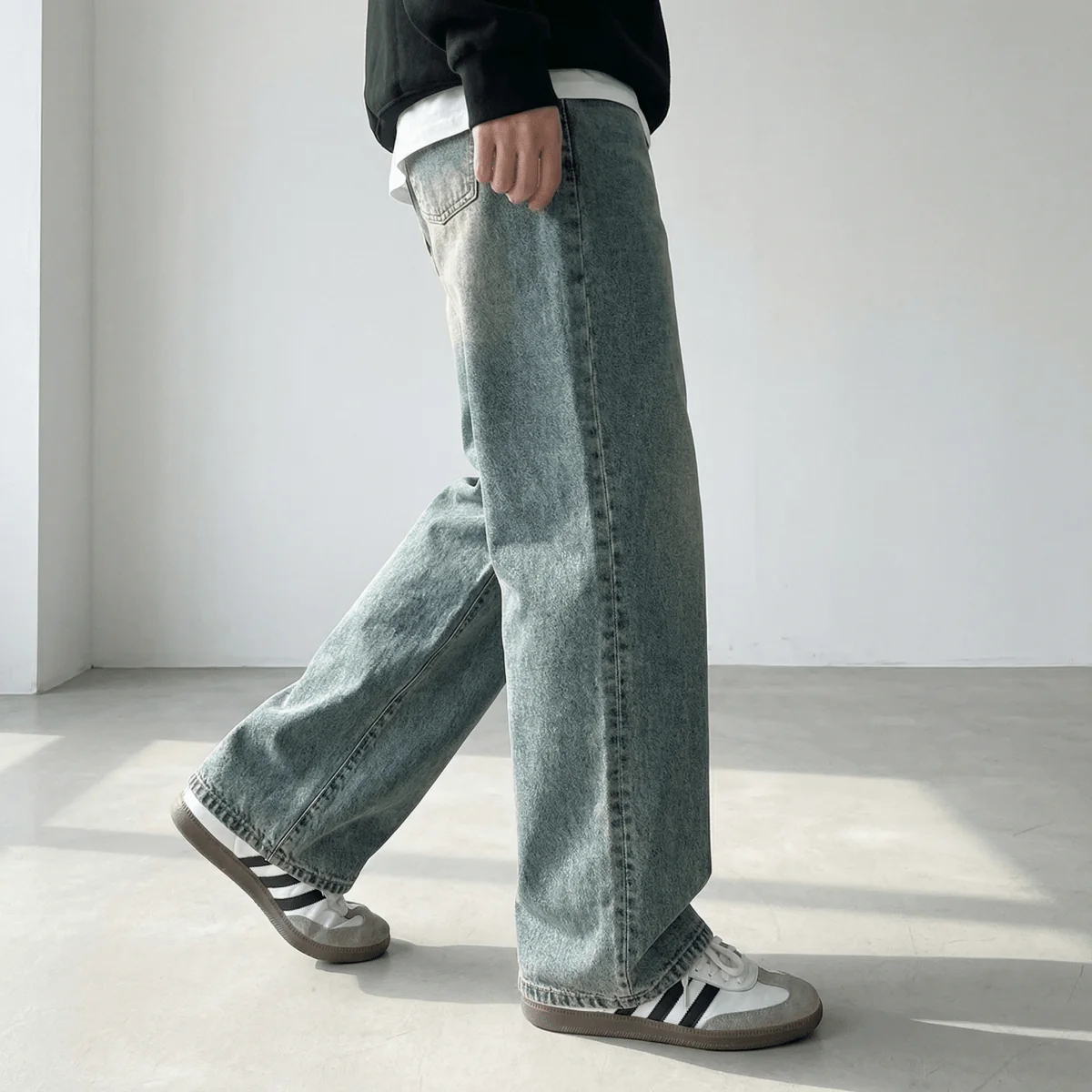GS No. 223 Distressed Jeans